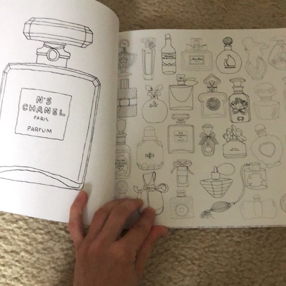 Secret Paris Color your way to calm - Picture 7 of 9